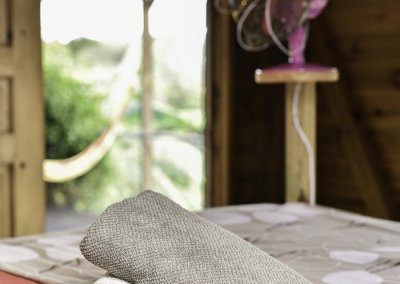 Kazajam maison creole marie galante chambre detail serviettes