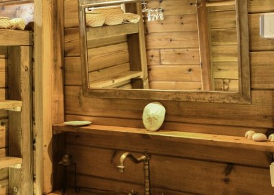 Kazajam maison creole marie galante salle de bains lavabo miroir