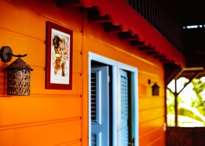Kazajane maison creole kazamariegalante marie galante vue mer mur orange