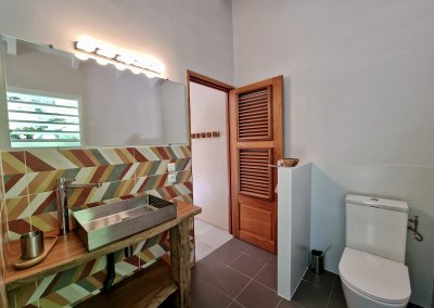 bibilikaz villa piscine marie galante vue mer kazamariegalante salle de bains chambre exterieure
