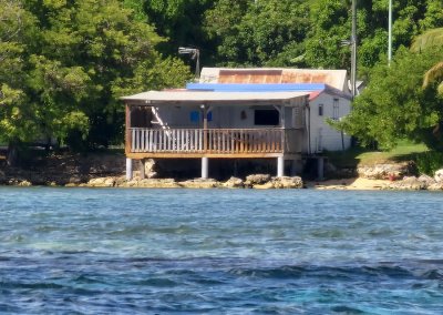 case du pecheur maison creole marie galante vue depuis la mer